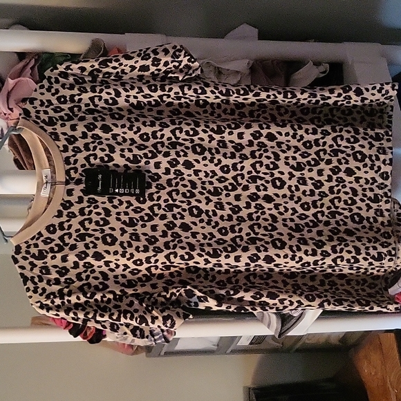 Cheetah shirt - Picture 2 of 2
